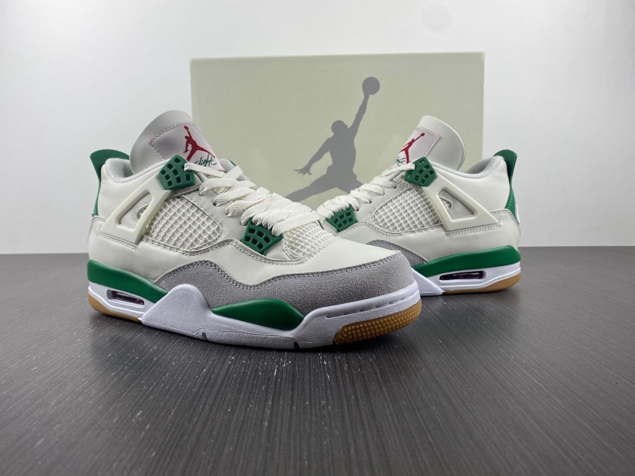 ike SB x Air Jordan 4 Pine Green DR5415-103